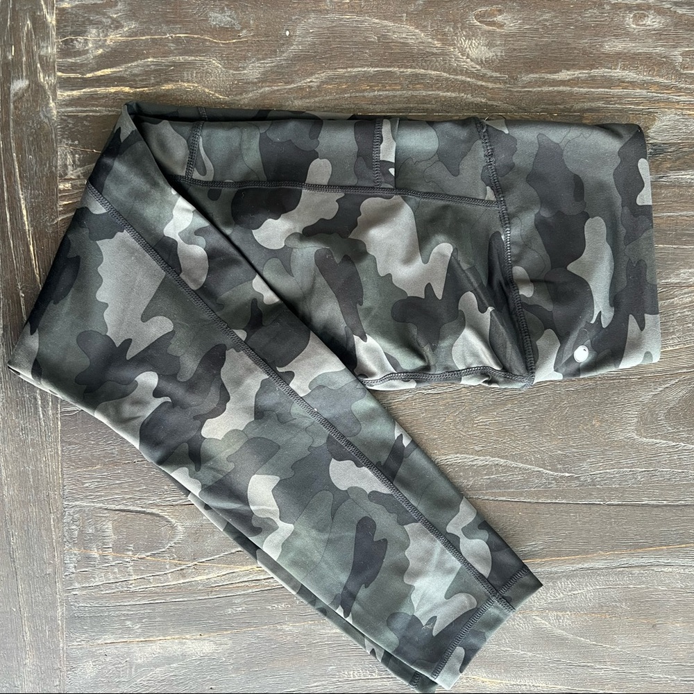 NWT Yogalicious Lux Camo Leggings